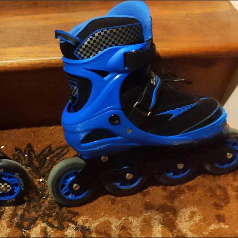 SOLD: Women’s Inline Skates 6-8 - Picture 3 of 3